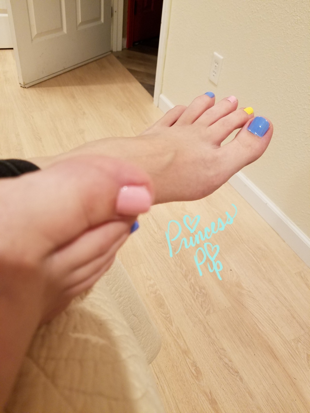 princesspipsperfect10:  Loving my springtime pastel Easter toes!