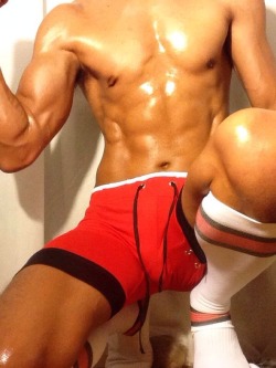 longbulge:  bulge, big bulge, men bulge,