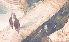 winchestheart:  Saruman believes it is only great power that can hold evil in check, but that is not what I have found. I found it is the small everyday deeds of ordinary folk that keep the darkness at bay… small acts of kindness and love. Why Bilbo