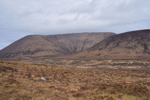 on-misty-mountains: Dwarfie Stane on the Isle of Hoy, a tomb carved out of a single rock between 250