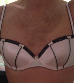 sohard69pink:  A few cheeky little bra pics