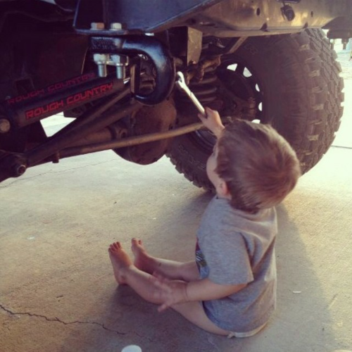 on-a-jacked-up-tailgate:  rednecksparadise:One day.  this will be my kid