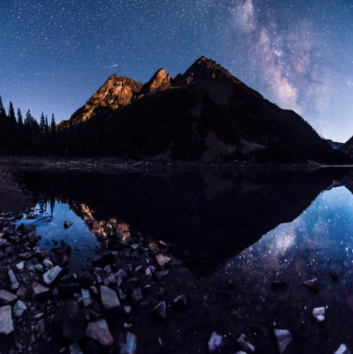 escapekit:  Nightscapes Oregon-based photographer Matt Payne creates stunning landscape and nightscape photography. Payne uses long exposures and composites to illuminate the dark night skies and to capture the motion of the stars in visually stunning