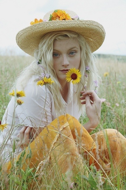youmustbeloco:  Unusual style inspiration x. 