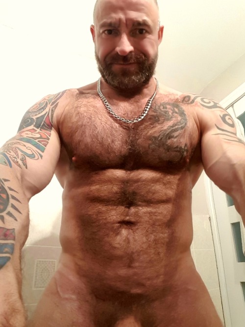 malemotive:  @geomap - fucking hot