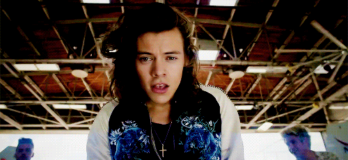 omgzarry:  I’ve got a fire for a heart. I’m not scared of the dark. 