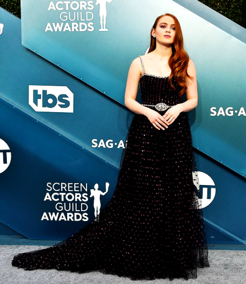 strangerthingscast: Sadie Sink photographed at the 2020 Screen Actors Guild Awards, 1.19.20. 