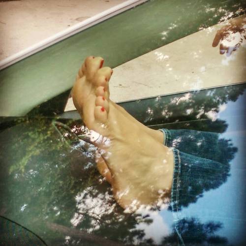 mywifesfeetarethebest: #mywifesfeetarethebest #feet #toes #feetonthedash #barefoot #barefeet #toespr