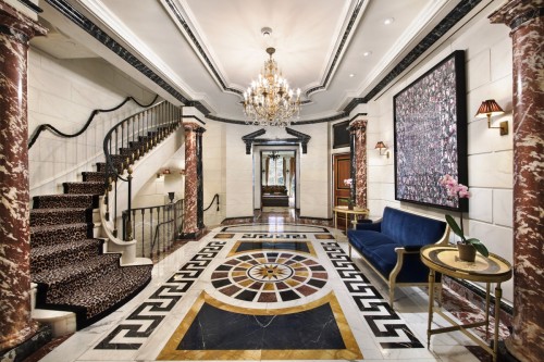 forbes-life:    Rent Gianni Versace’s Former Upper East Side Mansion for 贘,000 a Month  