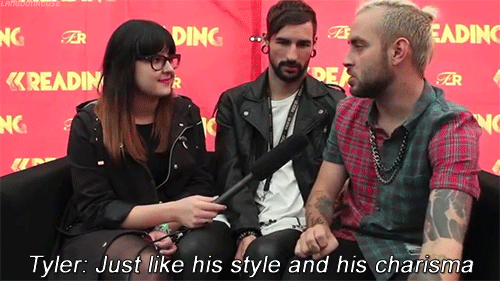 langdonhouse:  Tyler talking about MCR ft his pony tail (x)