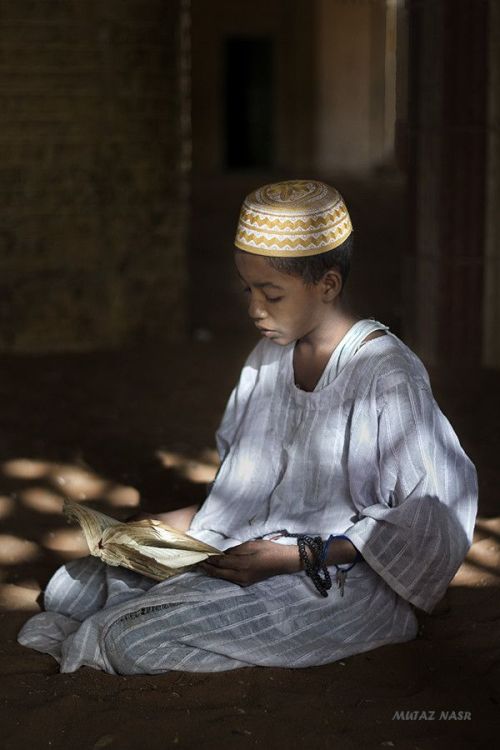 ali-alshalali:  الخلوة : لتعليم القرأن في السودان Sudanese traditional way to learn Qur’an  