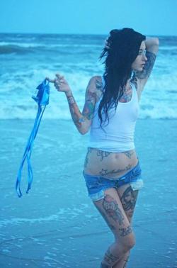 HOT Tattooed girls