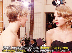 breathinginpairs:  Jennifer Lawrence and Taylor Swift on the Golden Globes Red Carpet 