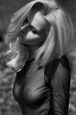 formesdelabeaute:  Milena Zuchowicz by Sebastian Cviq 