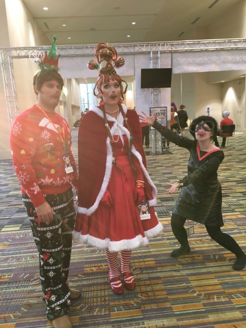 loubuggins:emmajiqrubini:I cosplayed Edna Mode from The Incredibles at Holiday Matsuri and needless 