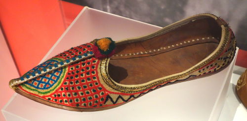 Indian jutti slippers from 19th century to today