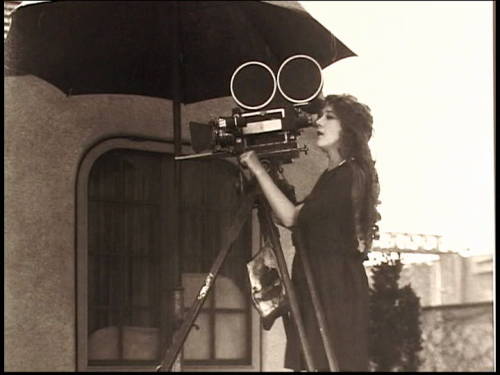 classicmaiden:Mary Pickford and cameras. 