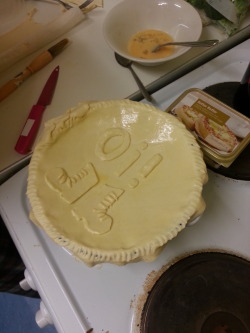 alebootsandoi:  Oi! Oi! the pie…will it