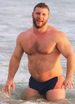 commonmensfw:  bigguythings:  Just Big Guys: 8/10      (via TumbleOn)