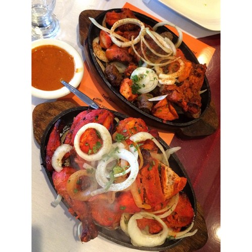 {Top} Mixed Grill Tandoori | Tandoori Chicken, Chicken Tikka, Seekh Kebab, Prawns, Lamb Tikka, and F