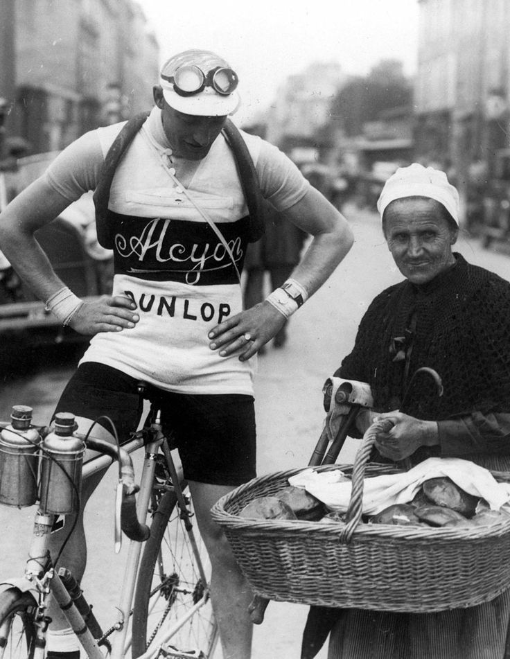 cadenced:
“André Leducq considers breakfast during the 1928 Tour de France.
”