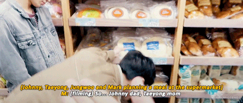 When The Family Tries To Sneak Food Into Mom’s Shopping Cart 