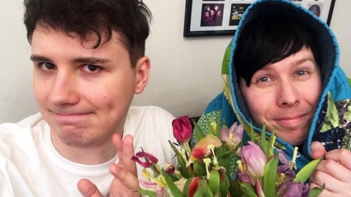 energeticwarrior:you’ve been visited by the rare wholesome howell and lighthearted lester