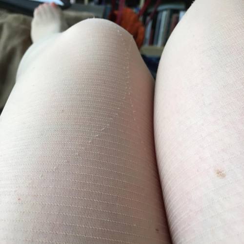 #Closeup of my textured #tights #nylons #hosiery #stockings #pantyhose #hoseb4bros #sheertights