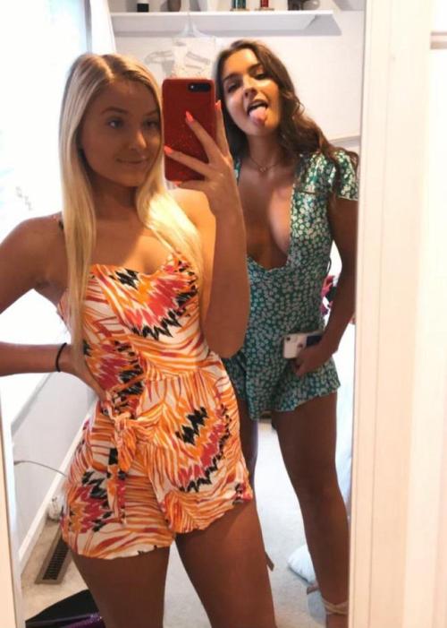 girls-in-rompers: Blonde and brunette