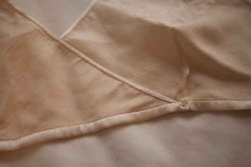 Knickerbocker Stories: Vintage Appreciation: 1930s Silk Kestos Bra & Tap Pant Set with Ribbonwor