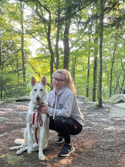 It was a beautiful summer evening for a date night hike with my girls, Astrid had her first hike and she did so well! Always love hiking with @katiiie-lynn and snapping shots. Set up the hammock and waited for sunset🥰 