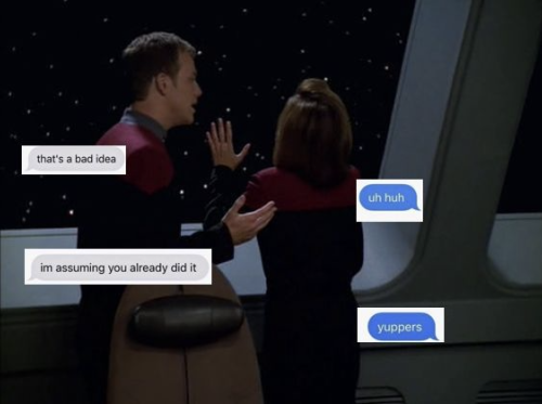Star Trek Voyager + Texts