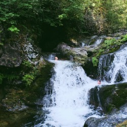 thecindercone:  Cold Tub Time Machine 