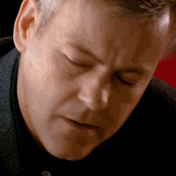 daynaan-black-dawn:paialovespie:egmon73:mottlemoth:mottlemoth:letmecomealong:Rupert Graves: Single F