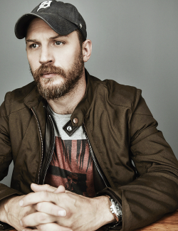 mcavoys:    Tom Hardy of ‘Legend’ poses
