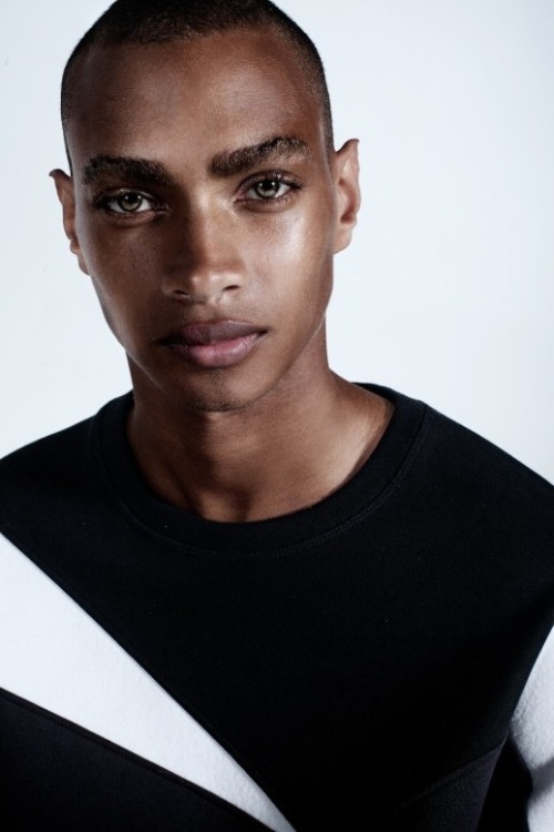 dajebarbour:  DaJé for Hunger Tv  Photography | Nekole Kemelle Styling | Eric McNeal Makeup Artist | Juliet Jane Photography Assistant | Annalise Olsen