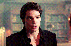 DAILY VAMPIRE ACADEMY