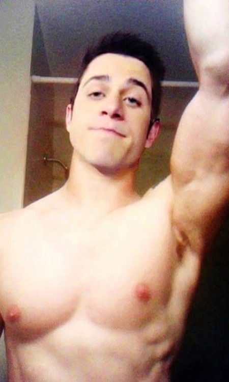 male-and-others-drugs:  David Henrie 