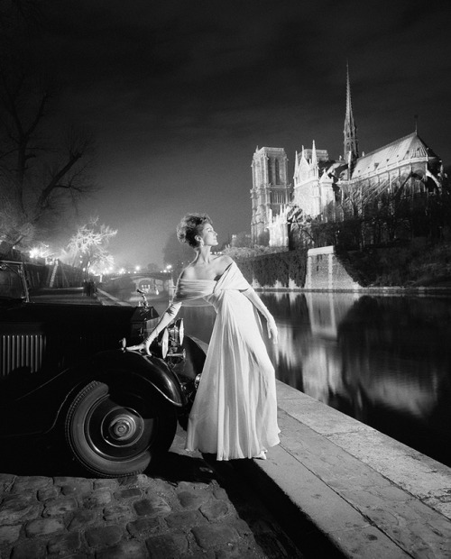 wehadfacesthen:Carmen Dell’Orefice models a gown by Jacques Griffe in a photo by Gleb Derujinsky, Pa