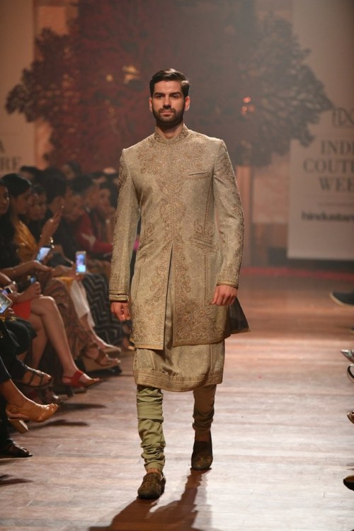 menandfashion:TARUN TAHILIANI2019 collectionINDIA COUTURE WEEK