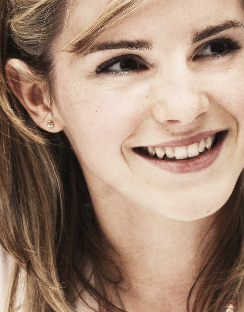 084/100 favourite pictures of Emma Watson