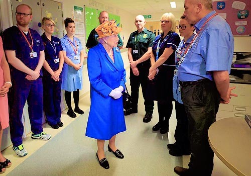 cambridgeinspiration: Today,Queen Elizabeth visited the Royal Manchester Children’s Hospitel, where survivors of the Manchester attack are being treated. She met a number of children who survived the traumatic incident and said to one of the girls ‘’It’s