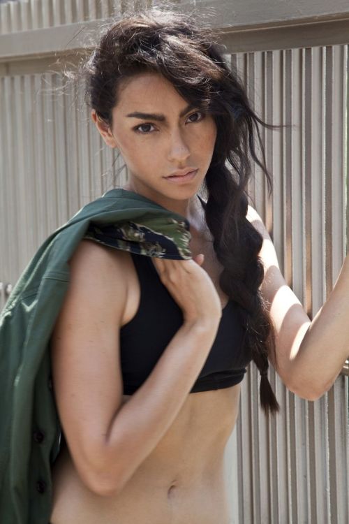 denimcatfish:  whatabeautifulkuv:  omg omg she really looks like kuv  Hell if she had thinner eyebrows she could be Asami too. lel