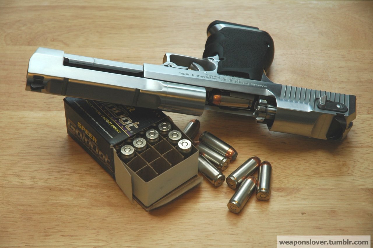weaponslover:  Mark XIX Desert Eagle pistol with a box of Speer 325-grain .50 AE