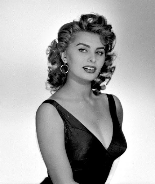 mauriziostregoneitaliano: meganmonroes: Sophia Loren in the 1950s.Donna Sofia