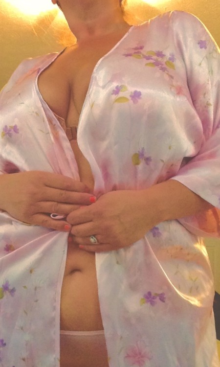 curiouswinekitten2:  sassysexymilf:   Does a silky robe count?  Wanted to show some love to the sweet sassy.  I really enjoy seeing your Monday submissions.  Much love from @curiouswinekitten2!  😘😘  ¤¤¤¤¤¤¤¤¤¤¤¤¤¤¤¤¤¤¤¤¤¤¤¤¤¤¤¤¤¤¤¤¤¤¤¤Heck
