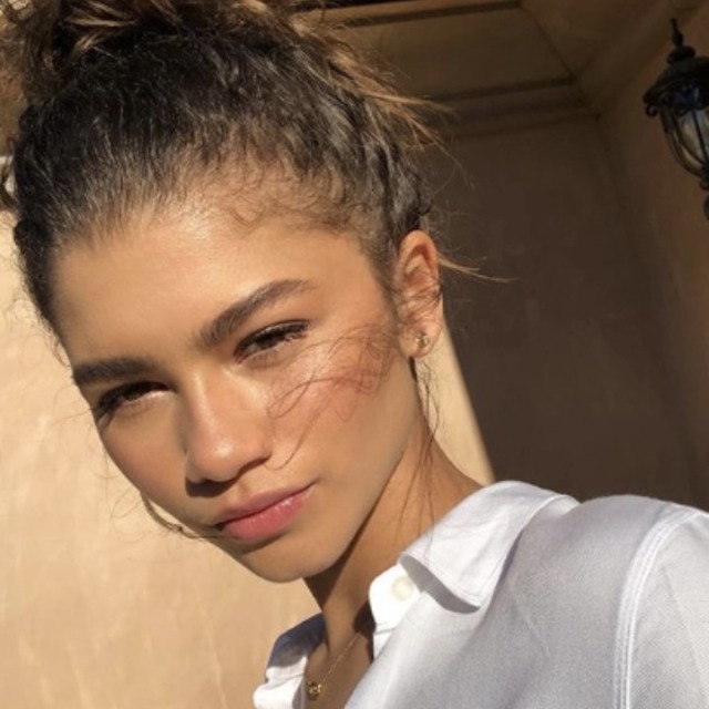 Zendaya
like/reblog if using