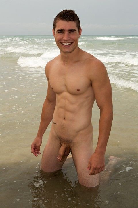 edcapitola:  Alan has a fit, sexy body and a great smile. I love Sean Cody’s taste