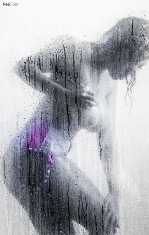 peelfoto:Shower and soap