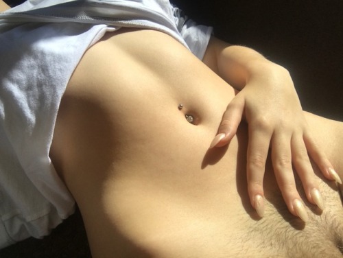 slutbrat:  Learning 2 luv my body hair 👑 18+ don’t delete caption pls